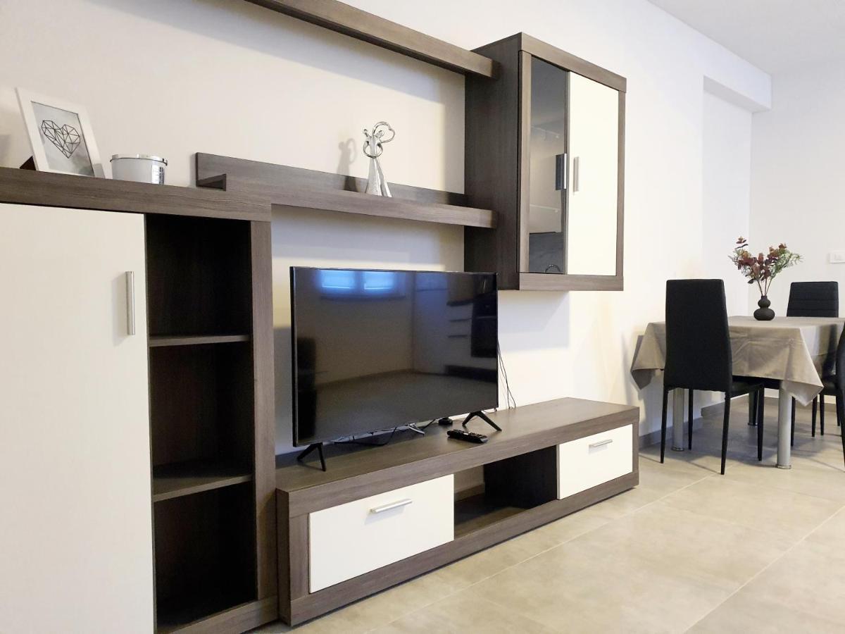 Sea Star Apartments Pjescana Uvala Bagian luar foto