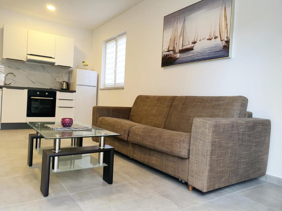 Sea Star Apartments Pjescana Uvala Bagian luar foto